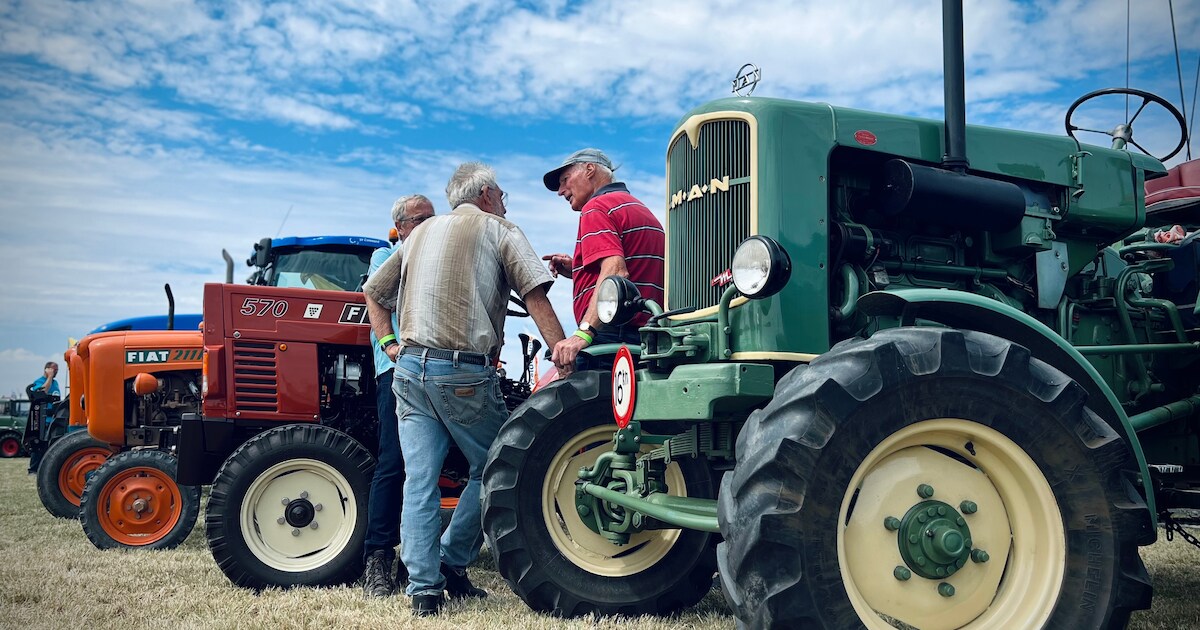 Klei, klompen en kippenvel: Aagtekerke beleeft de beste trekkertrek ooit