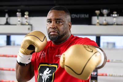 De enige man die Rico Verhoeven knock-out sloeg, is terug bij Glory: 'Ik weet dat ik hem wéér kan ve