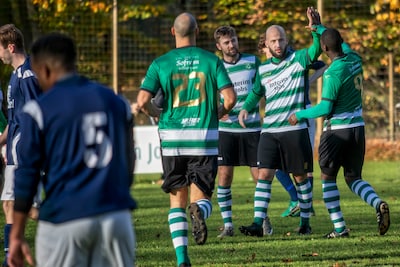 Twee pingels en rood voor de tegenstander, toch pakt Rimboe koppositie met magere zege: ‘Dit is ook een overwinning’