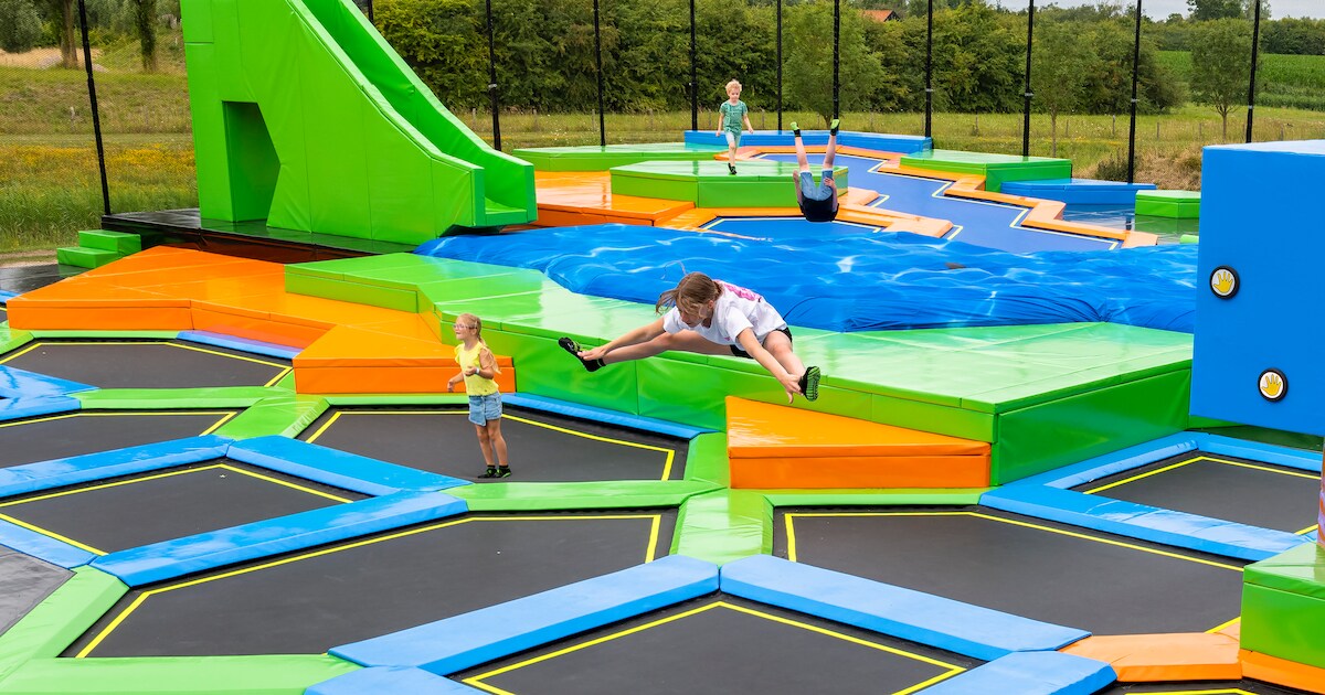 Fris, schoon en veilig springen op ‘jumpsokken’ in nieuw trampolinepark bij Groede Podium