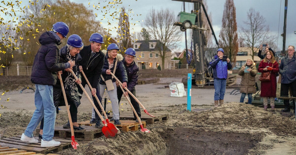 Bouw van 67 woningen in Puttershoek feestelijk gestart