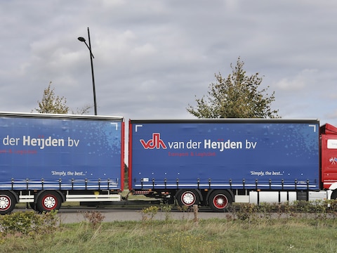 Haperts transportbedrijf Van der Heijden neemt Bladels M. Bakkers over, inclusief 27 medewerkers