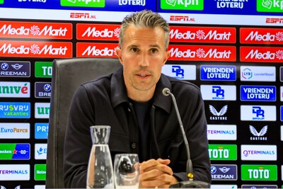 Feyenoord-trainer Robin van Persie gaat ex-club Heerenveen niet matsen: ‘Ik doe niet aan akkoordjes’