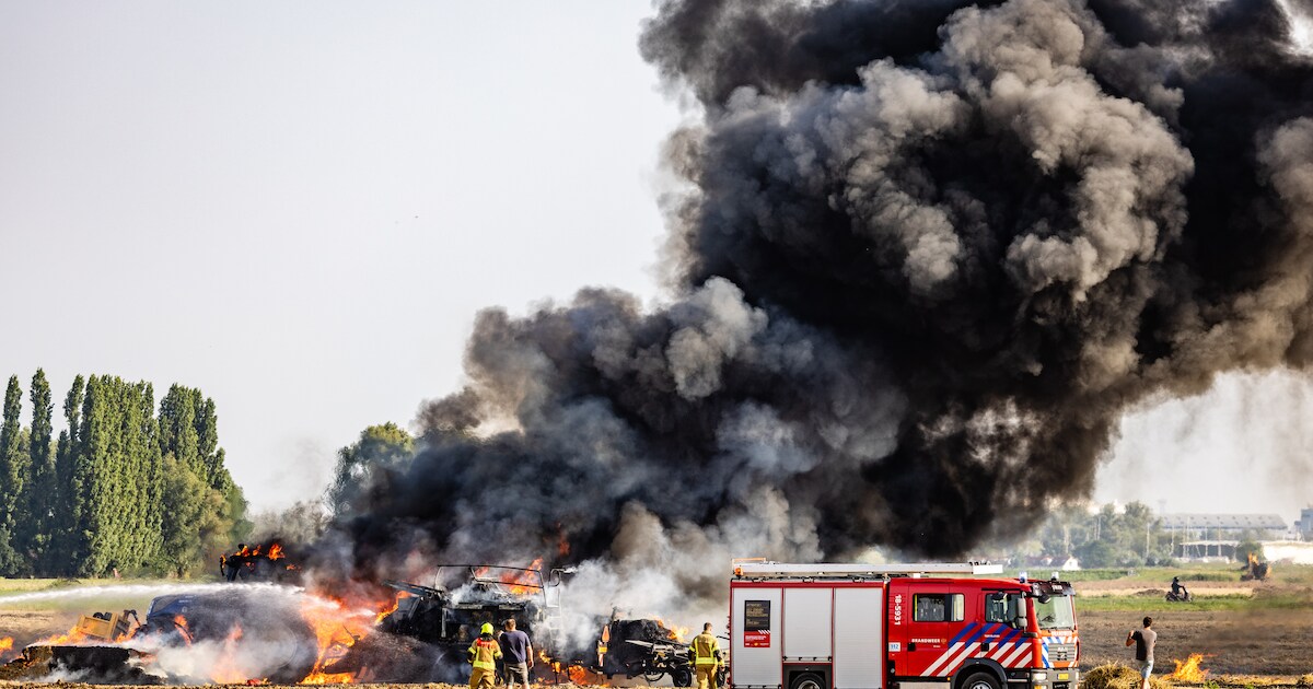 Voertuigbrand op Zuid-Kavelsedijk in Strijen