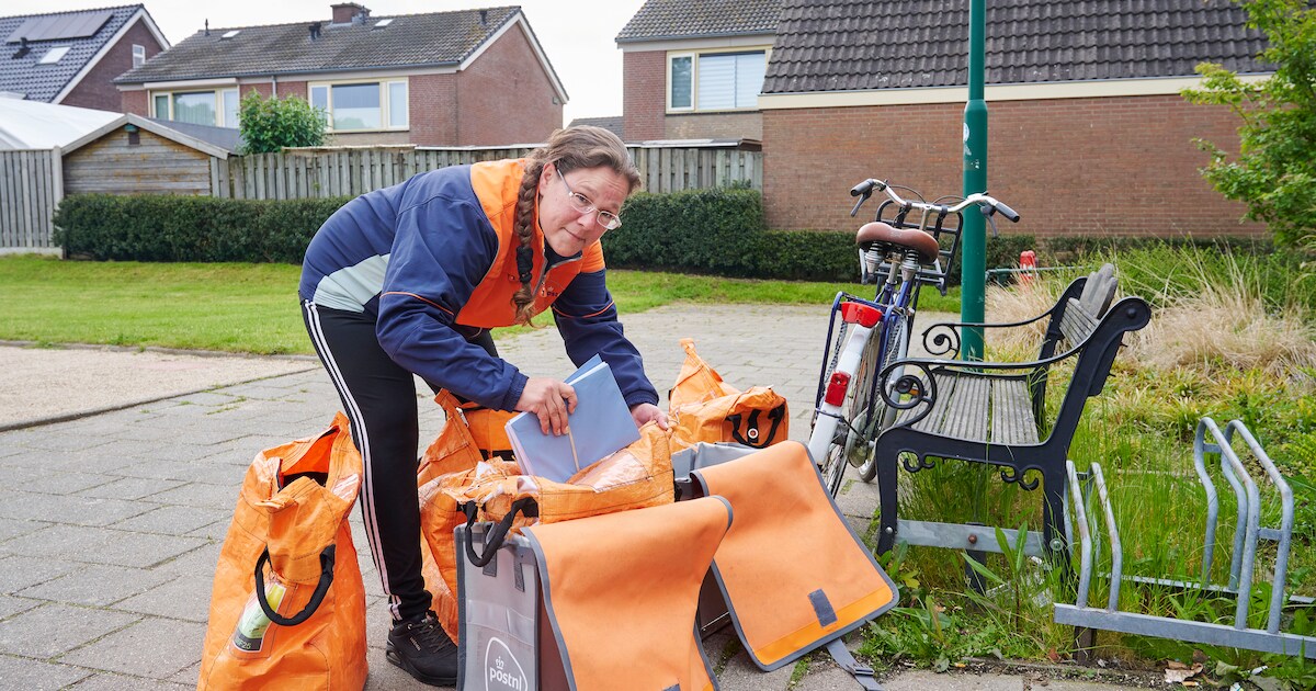 De post zelf ophalen buiten Macharen gaat te ver voor Ilona (42), dus stopt ze als dorpspostbode