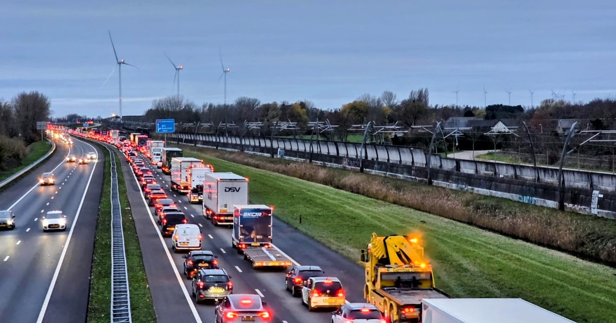 Verkeershinder op de A15: bijna een uur vertraging tussen Nijmegen en Gorinchem