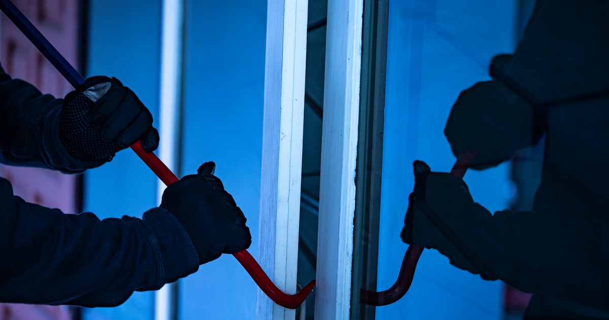 Jongen slaat fruitschaal kapot en roept ‘money, money’ bij overval op ouder echtpaar in Rijsbergen