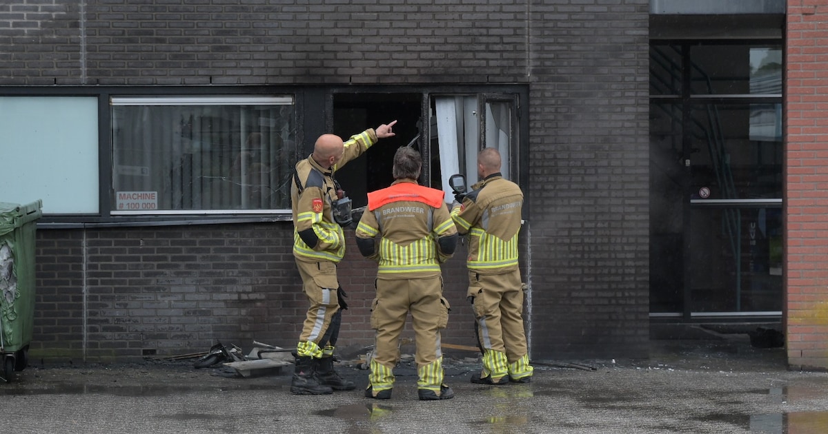 Containerbrand tegen gevel veroorzaakt schade aan bedrijfspand in Breda