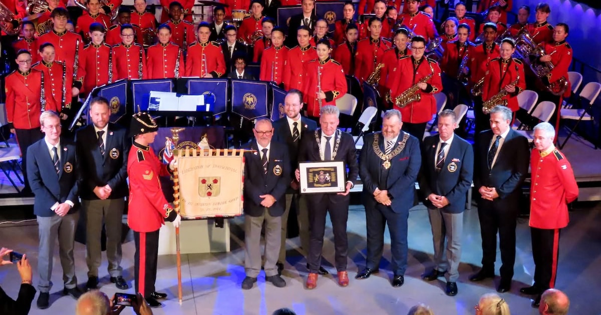 Toeval brengt historisch vaandel terug in Roosendaal: ‘Ik had een brok in mijn keel’