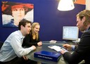 Een ouderwets hypotheekgesprek op kantoor. Als het aan Independer ligt, wordt die taak door een robotadviseur overgenomen.