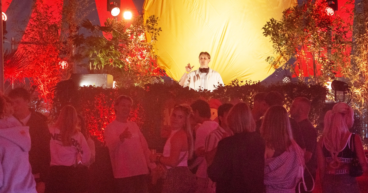 House, foodtrucks en een tent vol bekenden: Maaspop moet blijvertje worden in Fijnaart