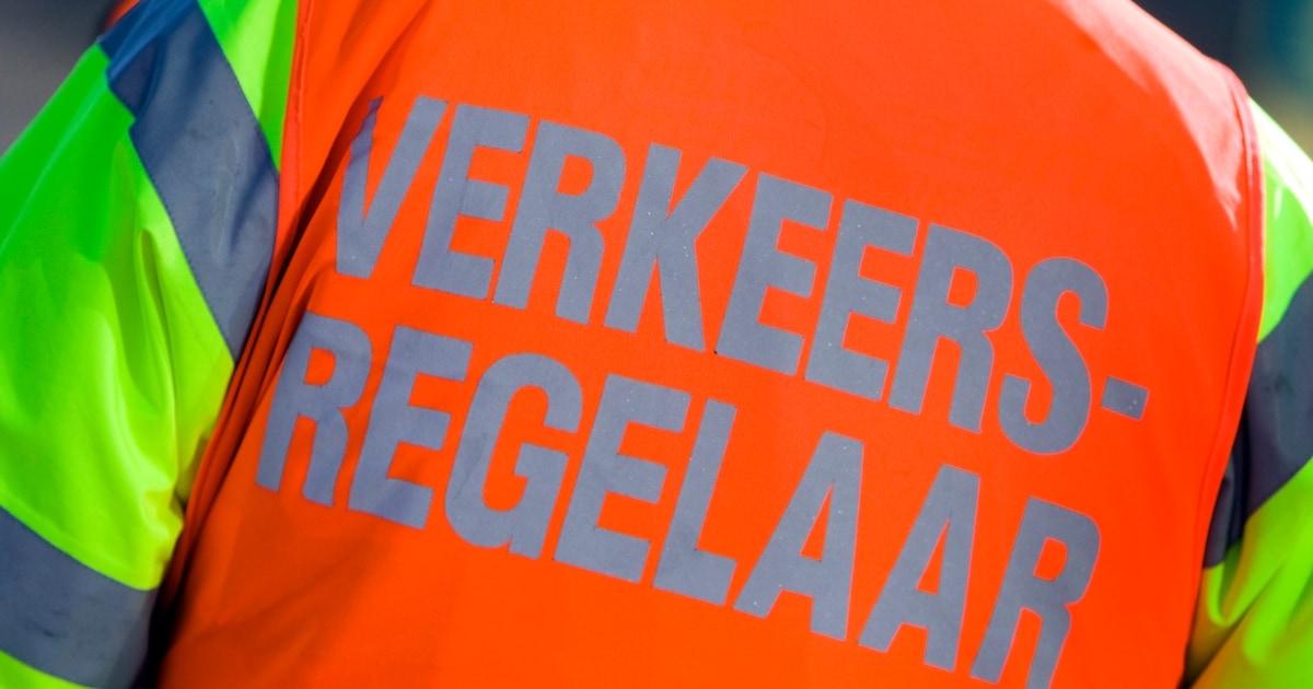 Ingang parkeerterrein Dirk van den Broek Sint Willebrord bereikbaar via Dorpsstraat