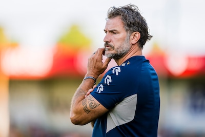 NAC-trainer Hoefkens vindt dat spelers ‘in de spiegel moeten kijken’ en kondigt extra versterkingen aan