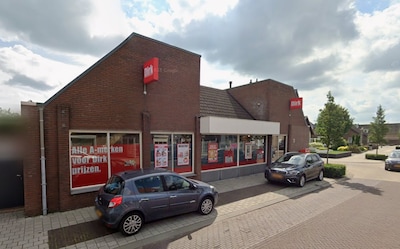 Man (35) uit Rucphen loopt spiernaakt en met doorgeladen pistool door supermarkt in Sint Willebrord: ‘Heel rare actie van u’