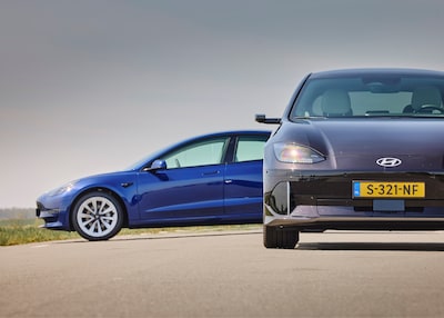 Zoveel goedkoper werden deze tweedehands elektrische auto’s in één jaar tijd