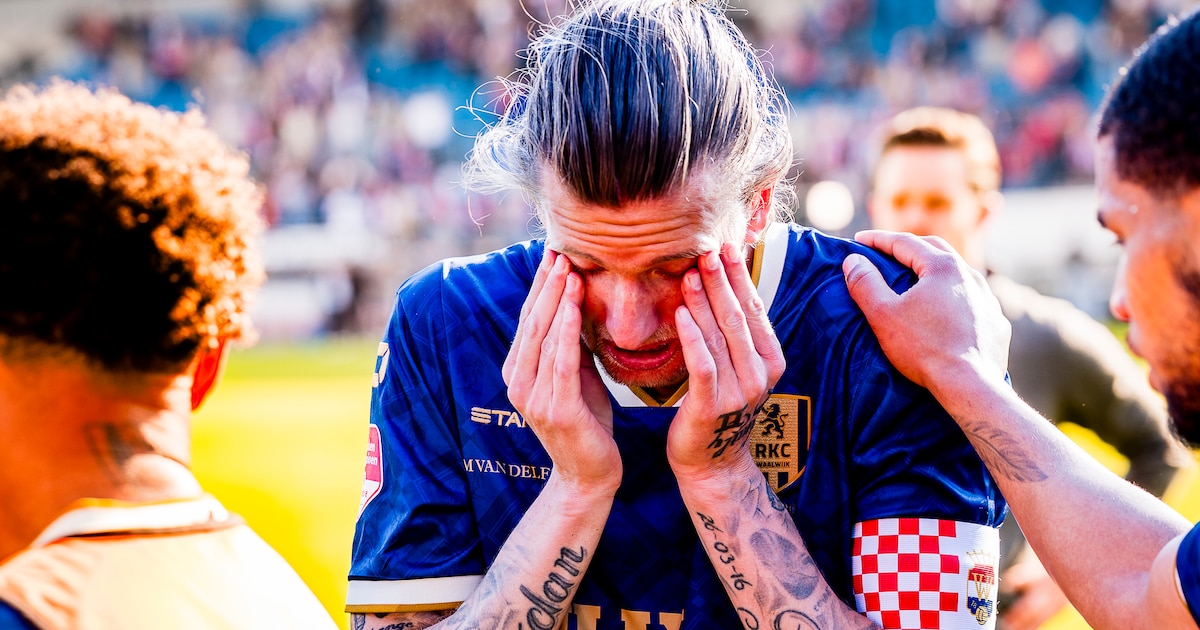 Michiel Kramer laat tranen de vrije loop na Willem II-RKC: ‘Het is gewoon klaar, man’