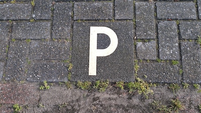 Parkeervakken De Stok in Roosendaal jaar dicht voor pilot verkeersveiligheid