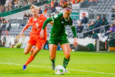 LIVE WK-kwalificatie | Pijnlijke avond voor Oranje Leeuwinnen: Ierland in slotminuten opnieuw op voorsprong