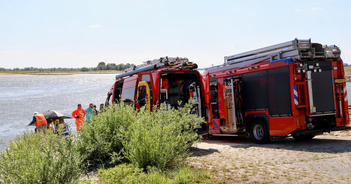 Zwemmer waarschijnlijk verdronken in de Waal, persoon na uren nog niet gevonden