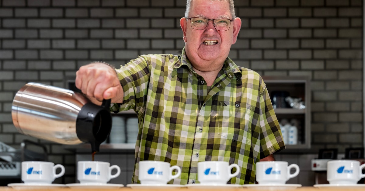 Sjef (61) kent iedereen en iedereen kent Sjef: na 23 jaar trouwe dienst neemt geliefde assistent-con