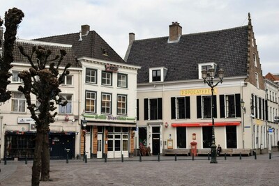 Aha! Dit Bredase gebouw heeft zijn eigen KLM-huisje