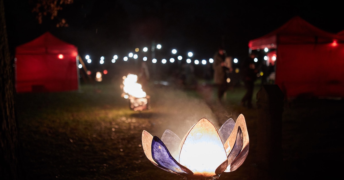 Kalmthout herdenkt sterrenkindjes tijdens serene Lichtjeswandeling in Nieuwmoer komende zondag