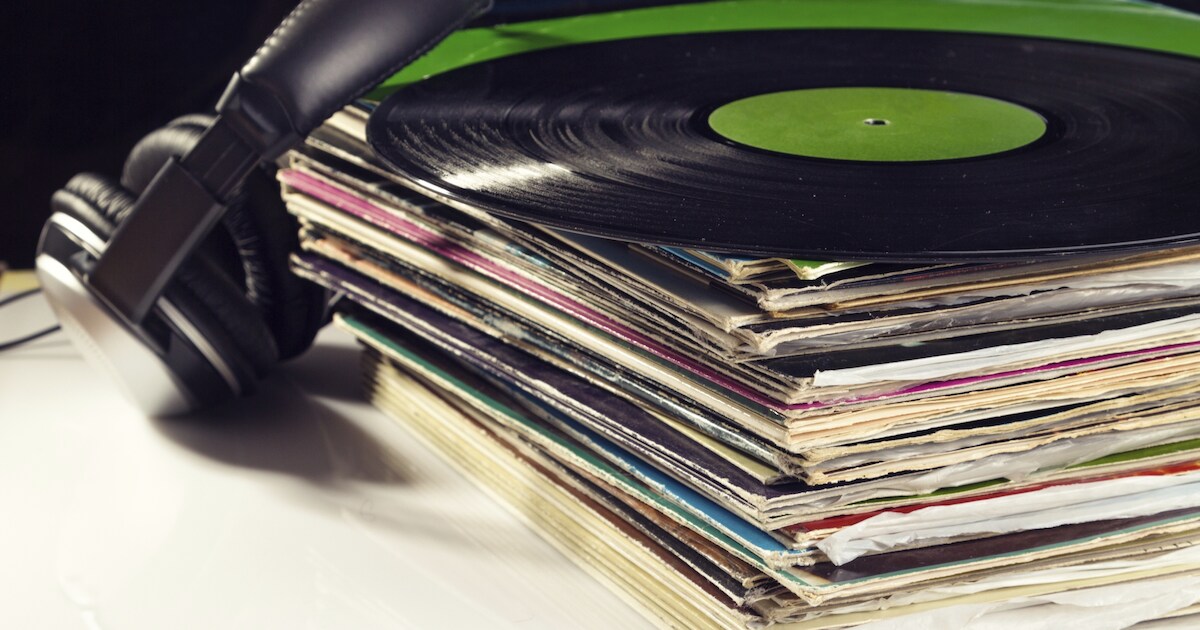 Platenbeurs in Neerkant in drie zalen