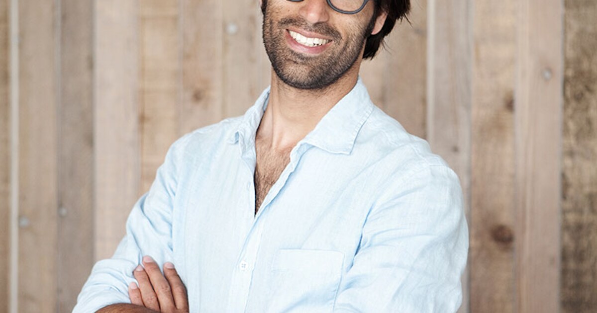 Schrijver Ernest van der Kwast spreekt op Bram Roza Festival in Nieuw-Beijerland | Hoeksche Waard