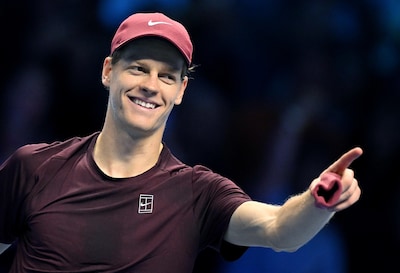 Jannik Sinner begint met zege aan jacht op titelprolongatie bij ATP Finals