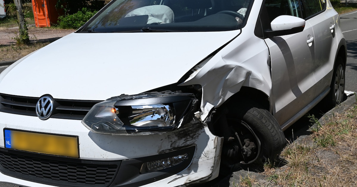 Auto’s zwaar beschadigd bij botsing in Etten-Leur