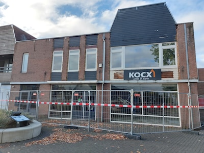 Oude meubelzaak in Hoeven gesloopt: ruimte voor grotere winkels en nieuwe appartementen