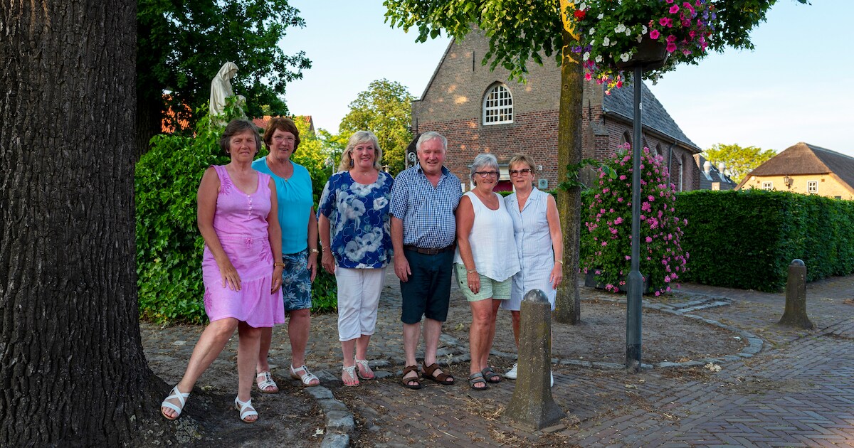 Negenmaal Boemaars rond de kerk in Molenschot: ‘Voor ons moeder was er altijd ruimte in de herberg’