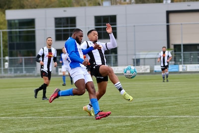 Delano Westerink maakt zijn honderdste voor De Westhoek, Stefan Dijl op schot bij eerste zege voor W