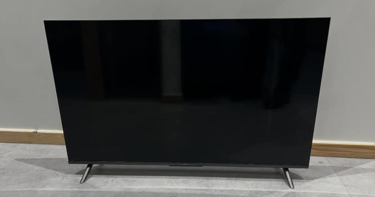 Politie forceert deur en neemt televisie van Vlissinger in beslag