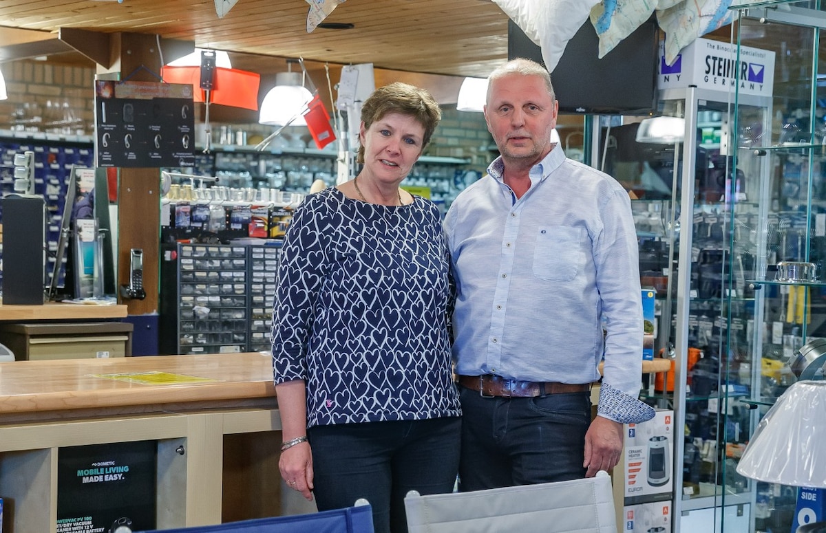 De winkel Yachting Willemstad van John en Wilma Wierckx bestaat veertig jaar.
