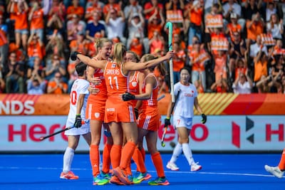 LIVE WK hockey | Hockeysters slaan twee keer achter elkaar toe, China al op flinke achterstand