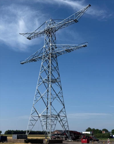 TenneT bouwt eerste mast in Standdaarbuiten voor nieuwe hoogspanningsverbinding