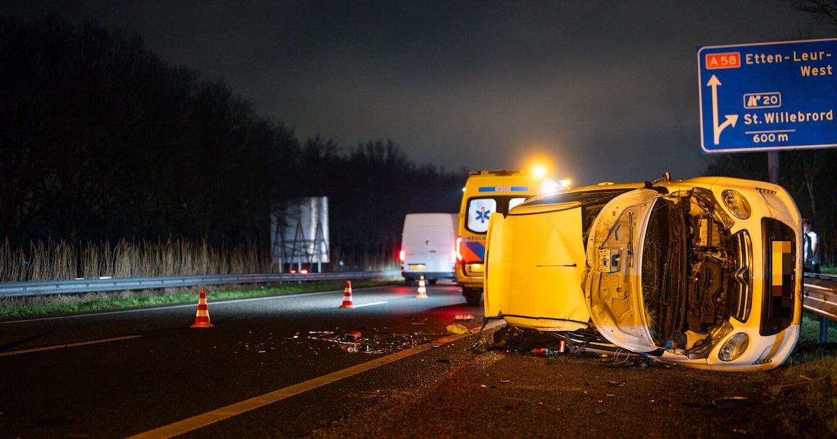 Twee ongevallen op A58 bij Sint Willebrord: auto op z’n kant en voertuig tegen vangrail