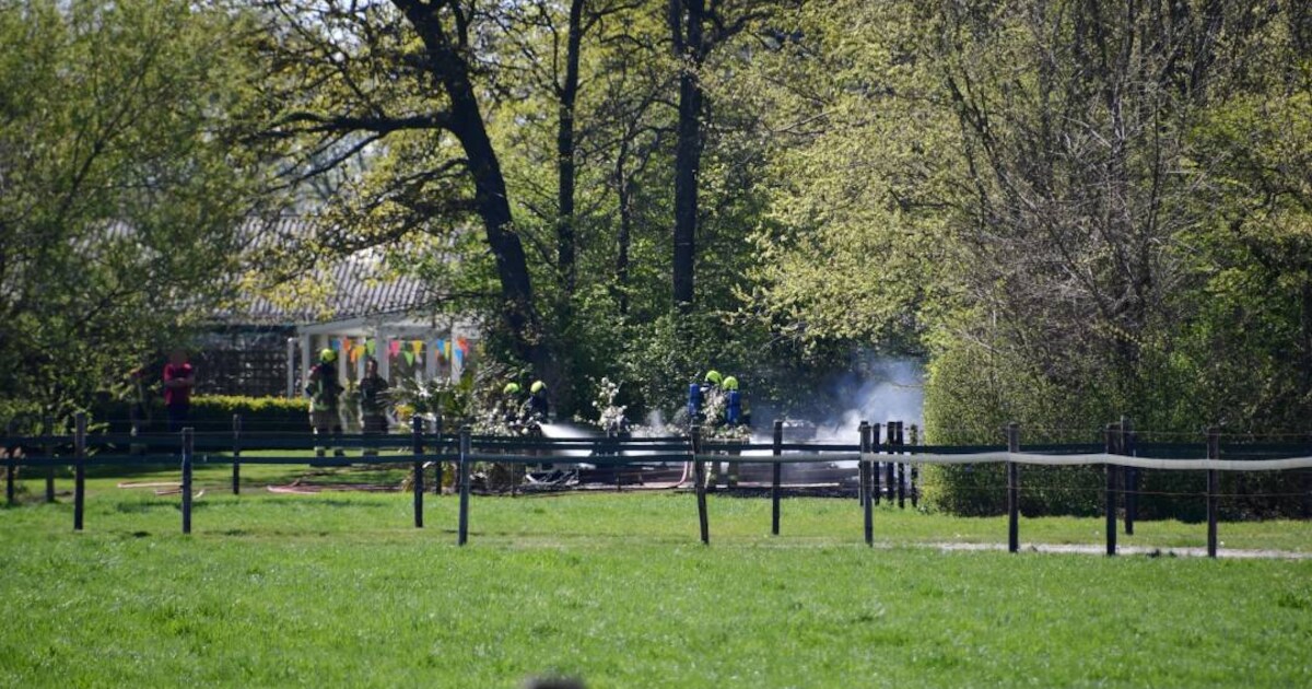 Tuinhuis gaat in vlammen op in Sint-Jansteen