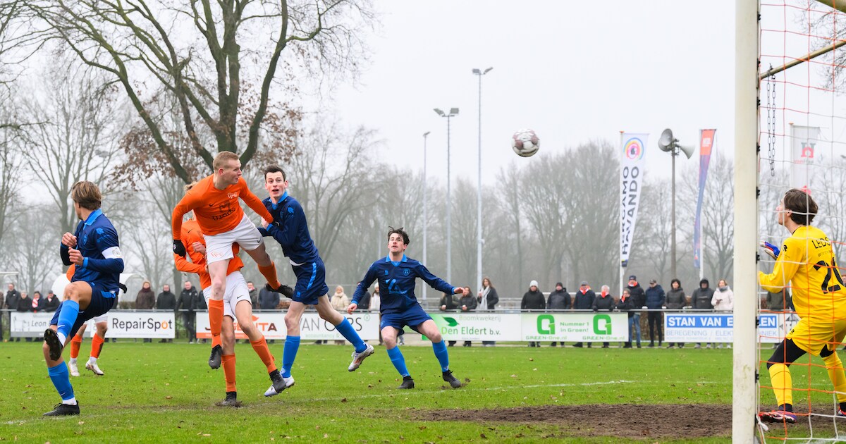 Gastel dendert vrolijk door maar blijft met benen op de grond, JEKA verslaat met piepjong elftal Rij