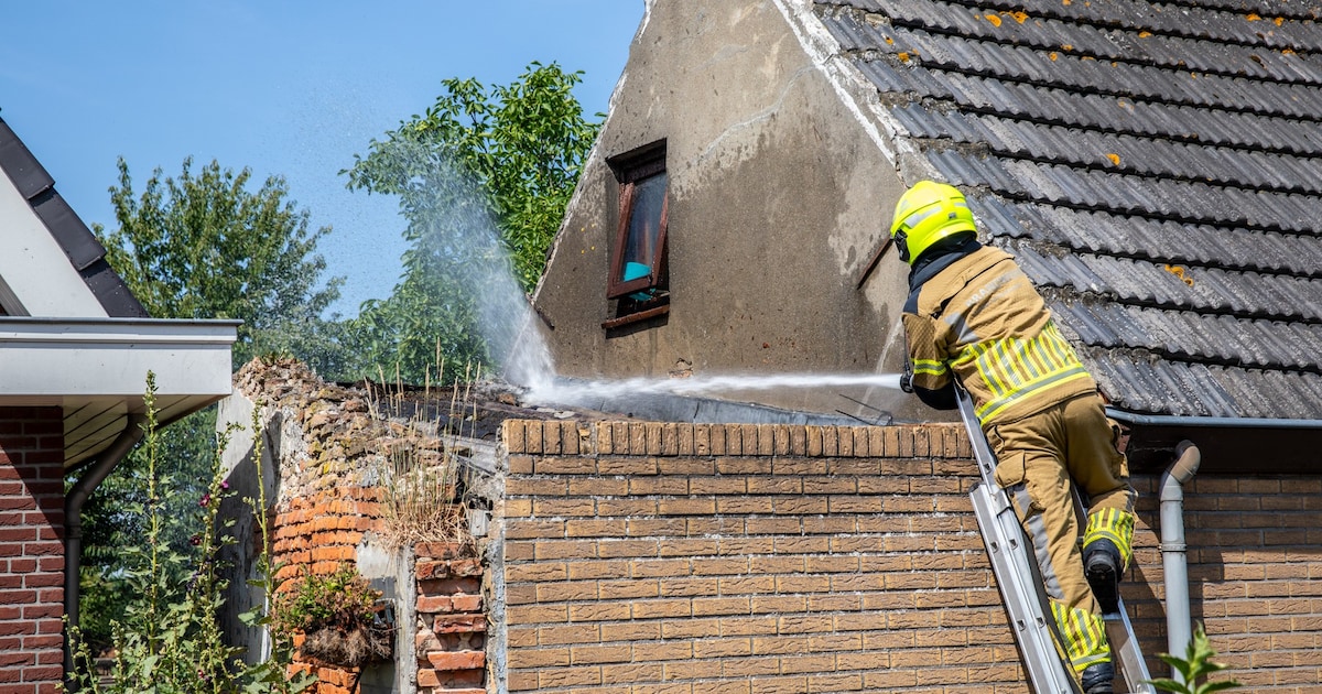 Kleine brand op dak van woning in Oud Gastel snel onder controle