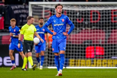 LIVE eredivisie | Wereldgoal Van Duinen: publiekslieveling schiet tiental Excelsior na solo op voorsprong tegen FC Twente