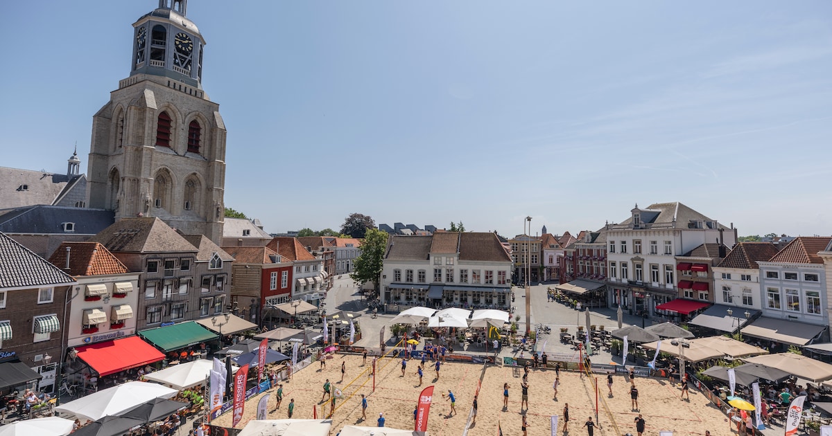 Bergs beachvolleybaltoernooi barst uit zijn voegen