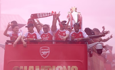 Dag na verloren Champions League-finale vieren Jurriën Timber en teamgenoten toch feest in Londen
