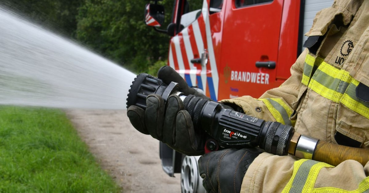 Brandweer ingezet voor schoorsteenbrand op Rustenburgstraat in Puttershoek