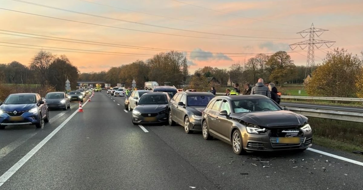 Negen auto’s botsen op A4 bij Bergen op Zoom, uur vertraging richting Rotterdam