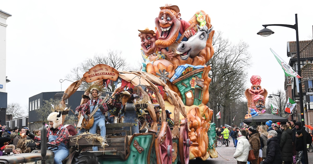 Optocht Faantelaand in foto's