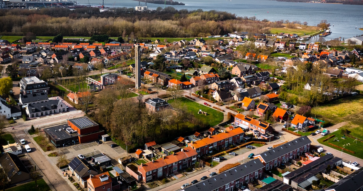 Moerdijkse oppositie haalt uit naar Rijk na plots nieuw scenario over verdwijnen dorp: ‘Onmenselijk 