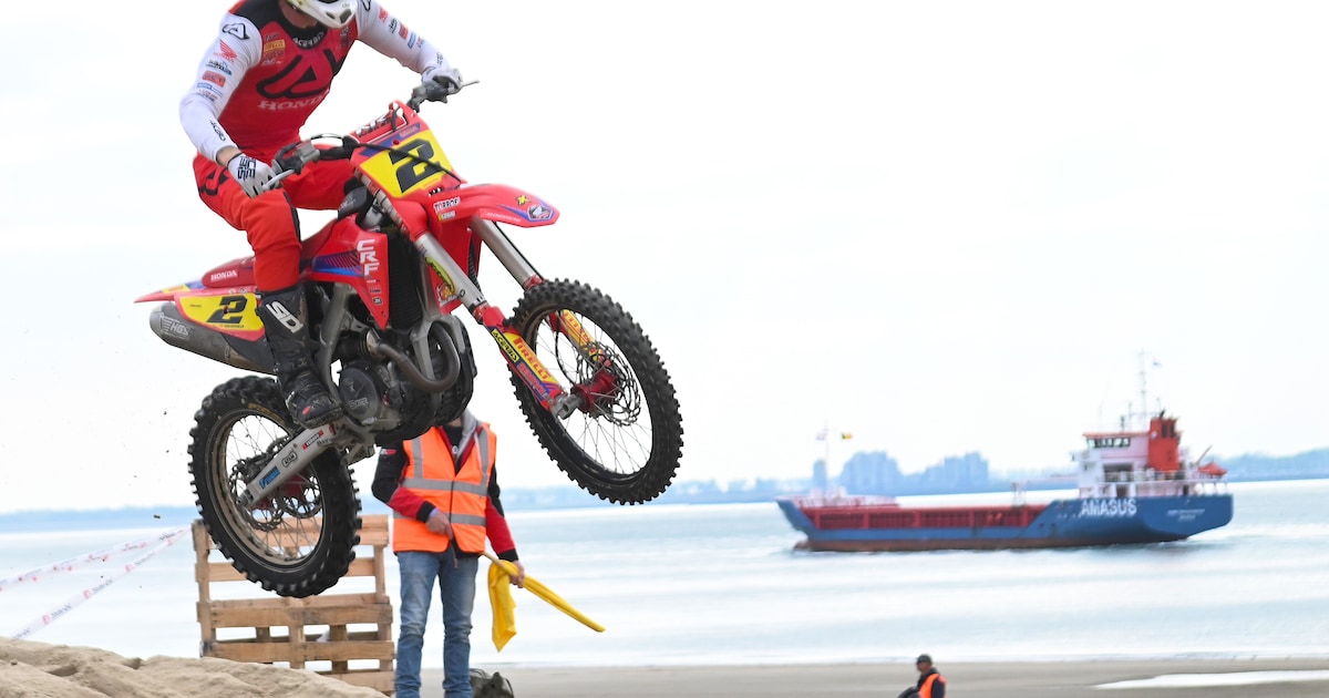 Het moeten is eraf bij Yentel Martens, maar ook als hobbyist wint Belg de Strandcross in Vlissingen