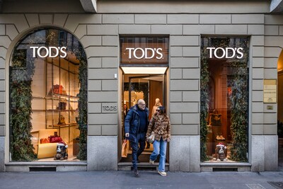 Uitbuiting bij schoenenmerk Tod’s: ‘Consument denkt nu wel twee keer na om 700 euro neer te tellen’